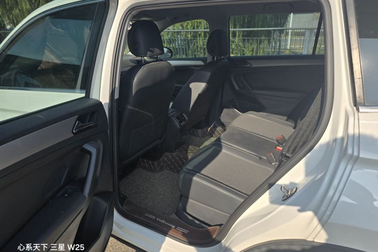 大众 途观L 2019款 330TSI 自动两驱风尚版 国VI中控内饰7003