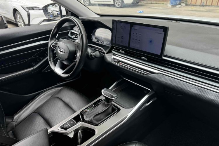 吉利汽车 帝豪 2023款 第4代冠军版 1.5L CVT尊贵型中控内饰7005