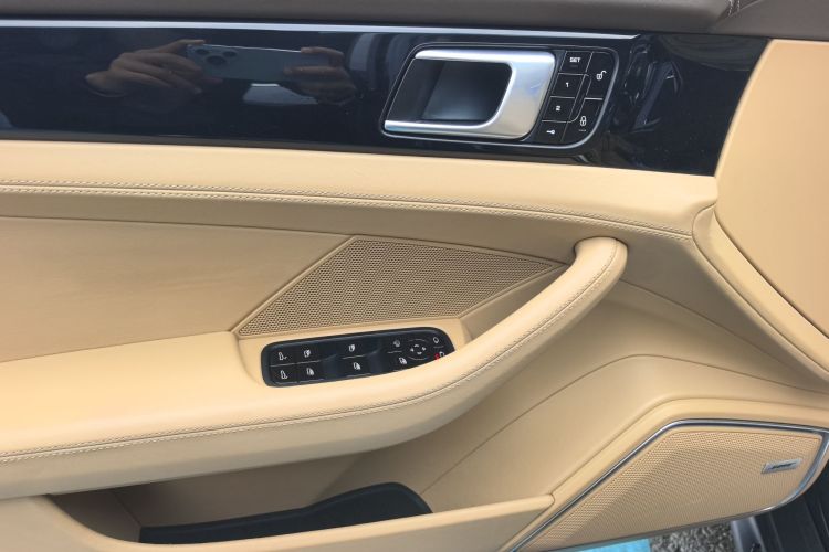 保时捷 2017款 Panamera 行政加长版 3.0T中控内饰7012