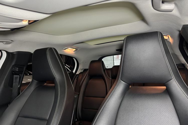 奔驰GLA 2017款 GLA 200 时尚型局部细节22