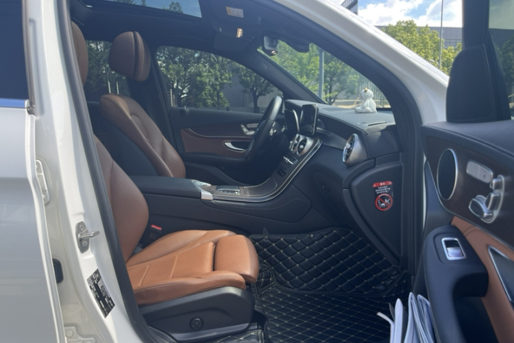 奔驰GLC 2020款 改款 GLC 260 L 4MATIC 豪华型中控内饰7007