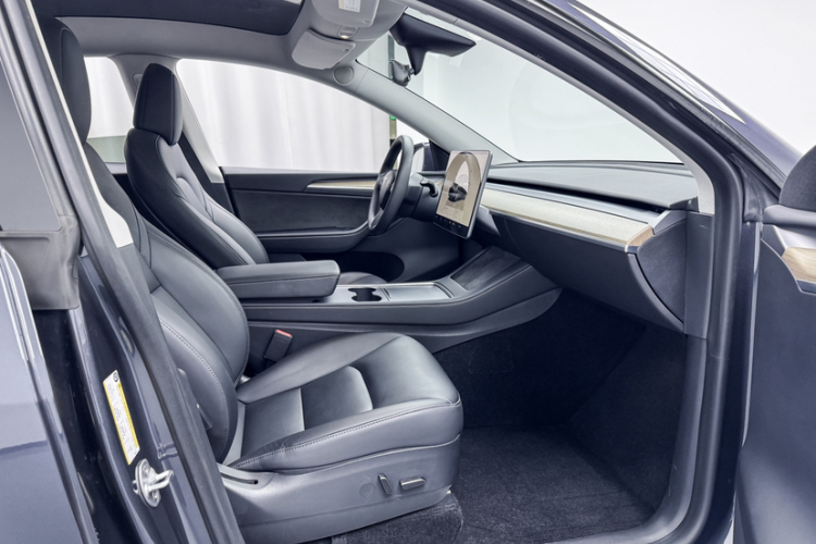 特斯拉 Model Y 2022款 改款 后轮驱动版中控内饰7001