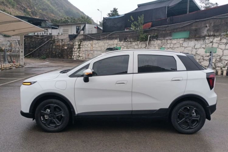 吉利几何E萤火虫 2022款 320KM 乖巧虎 4座车身外观6003