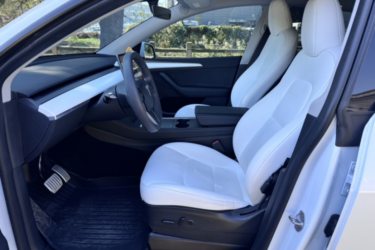 特斯拉 Model Y 2022款 Performance高性能全轮驱动版局部细节19