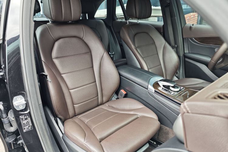 奔驰GLC 2019款 GLC 260 L 4MATIC 动感型中控内饰7014