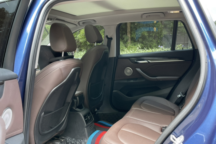 宝马X1 2021款 xDrive25Li 尊享型中控内饰7008