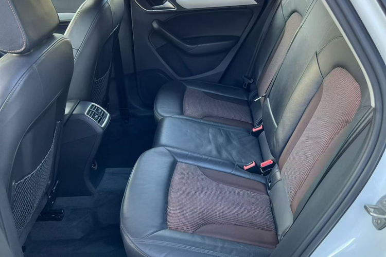 奥迪Q3 2018款 30周年年型 30 TFSI 时尚型中控内饰7002