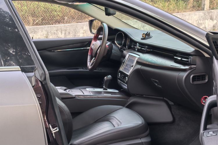 玛莎拉蒂 总裁 2013款 3.0T 标准型中控内饰7006