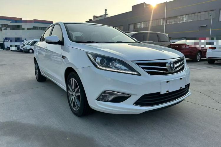 长安 逸动 2016款 1.6L 手动风尚型车身外观6002