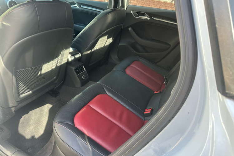 奥迪A3 2018款 30周年年型 Sportback 35 TFSI 风尚型中控内饰7007