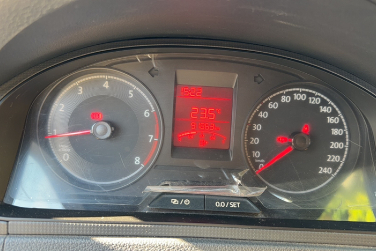 大众 桑塔纳 2016款 1.6L 手动风尚版中控内饰15