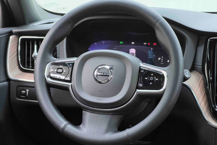 沃尔沃XC60 2022款 B5 四驱智远豪华版中控内饰7009