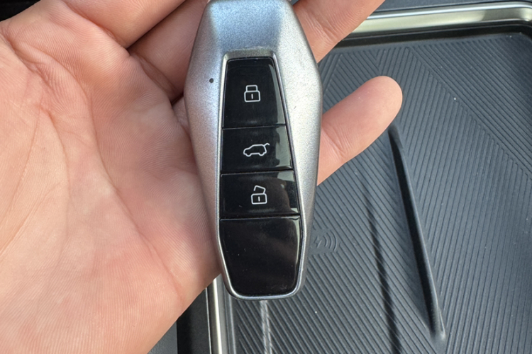 奇瑞iCAR 03T 2024款 520km 两驱长续航版中控内饰7001