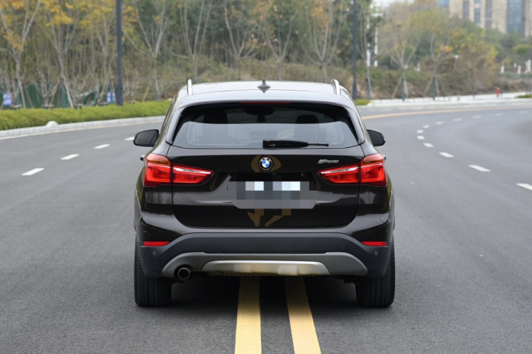 宝马X1 2016款 sDrive18Li 豪华型车身外观6009