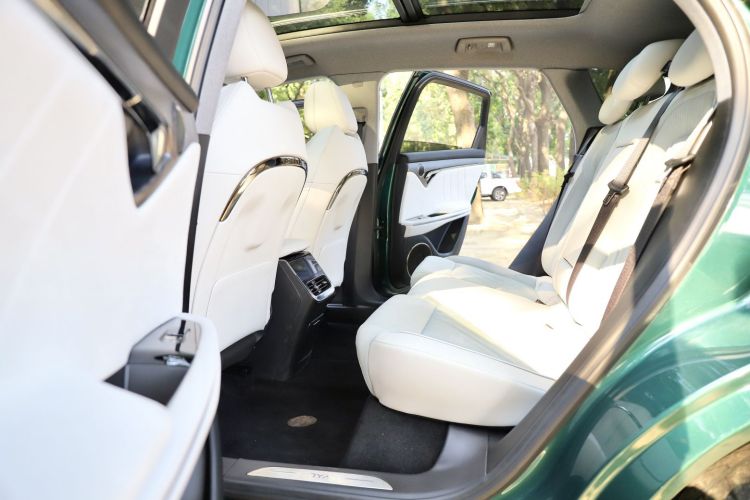 岚图汽车 岚图FREE 2025款 318 318km 后驱环游版中控内饰7005