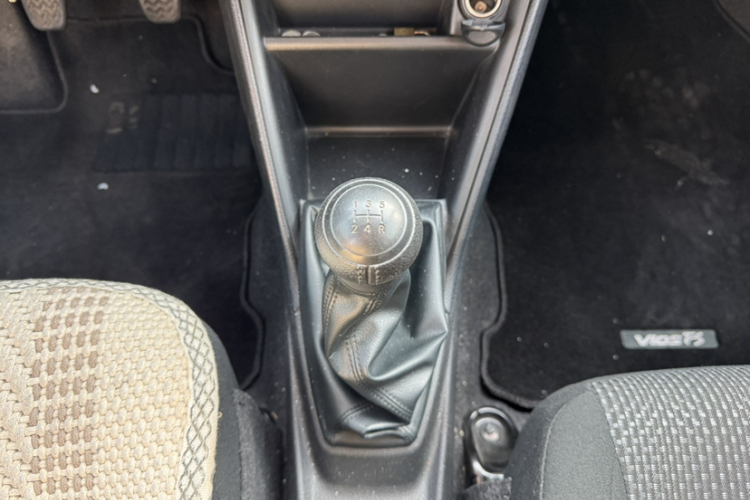 丰田 威驰FS 2019款 1.5L 手动锋驰版局部细节18