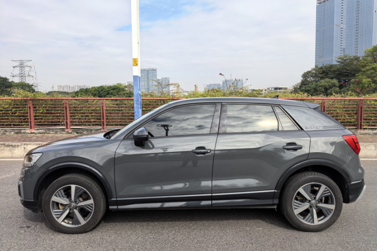 奥迪Q2L e-tron 2019款 Q2L e-tron 纯电智酷型车身外观6005