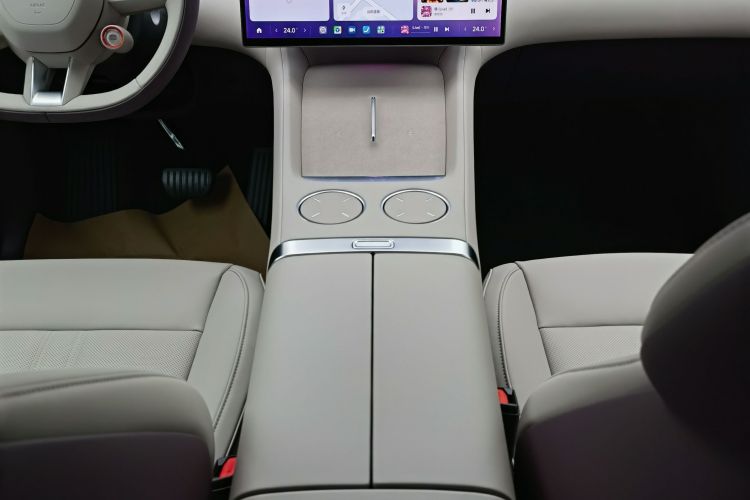 小米汽车 小米YU7 2025款 超长续航后驱版中控内饰7001