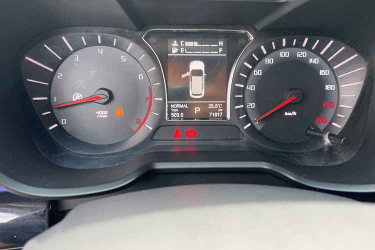 广汽传祺 传祺GS4 2015款 200T G-DCT豪华版中控内饰15