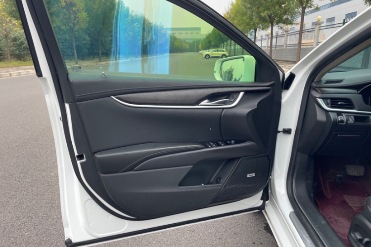 凯迪拉克XTS 2018款 28T 精英型中控内饰7002