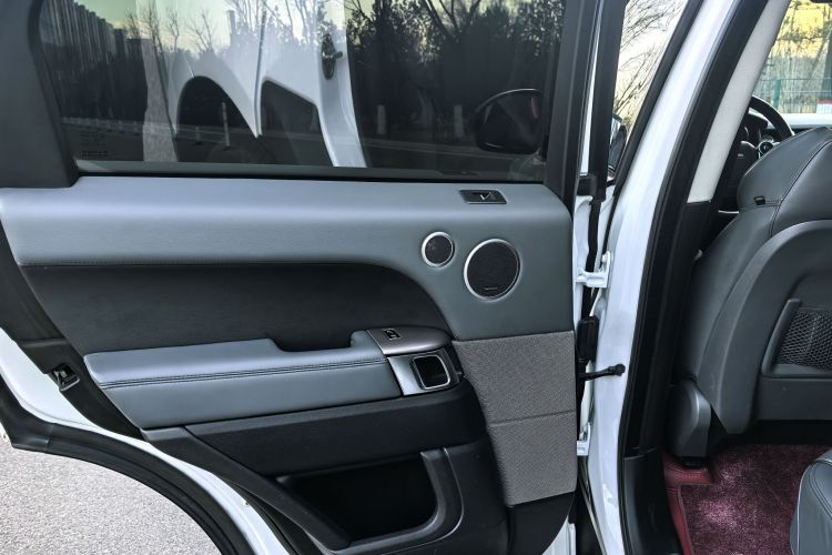 路虎 揽胜运动版 2014款 3.0 SC V6 HSE中控内饰7005