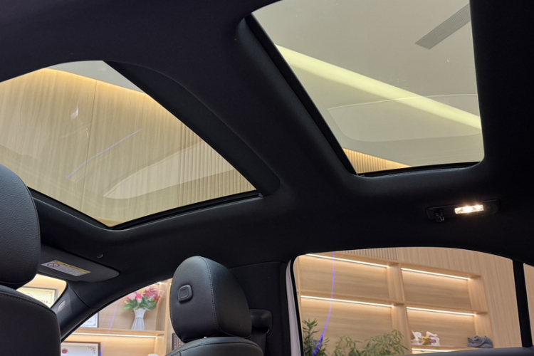 奔驰A级 2022款 A 200 L 运动轿车动感型中控内饰7011