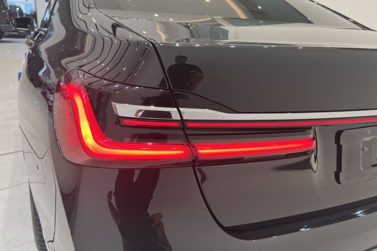 宝马7系 2019款 730Li 豪华套装车身外观6007