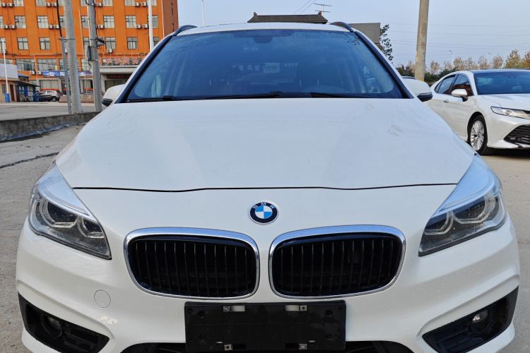 宝马2系多功能旅行车 2015款 218i 运动设计套装车身外观6001