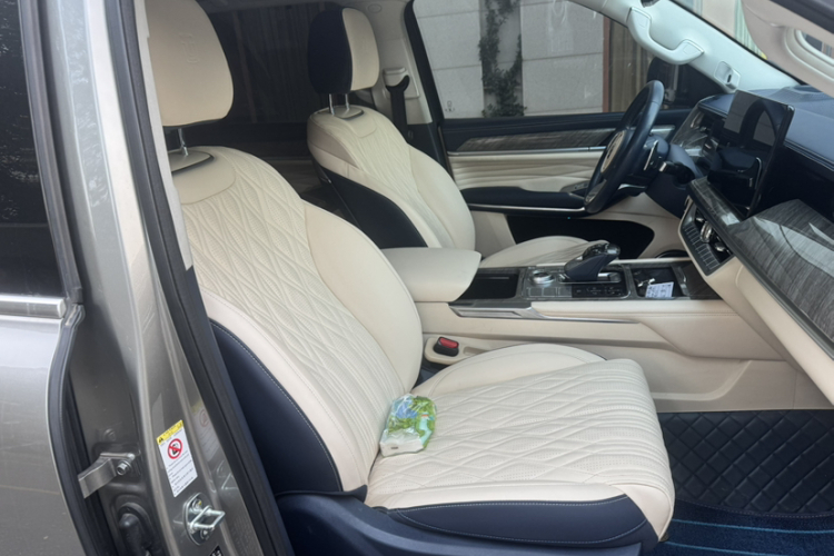 坦克500 2022款 3.0T 运动版 造境型 5座中控内饰7011