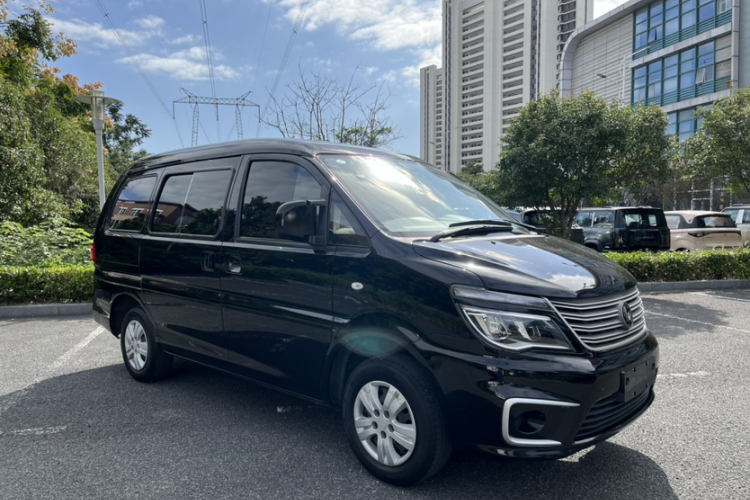 东风风行 菱智 2022款 M5 1.6L 实用型 5座车身外观6003