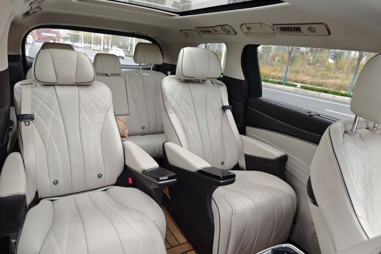 腾势D9 2024款 EV 620 尊享型中控内饰7004