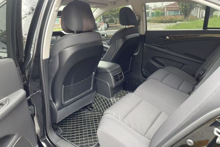 红旗H7 2021款 1.8T 舒适版中控内饰7005