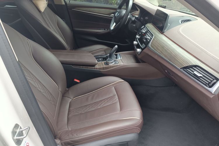 宝马5系 2020款 530Li 领先型 豪华套装中控内饰7007