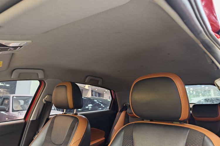 奇瑞 瑞虎3X 2017款 1.5L 手动时尚版中控内饰7001