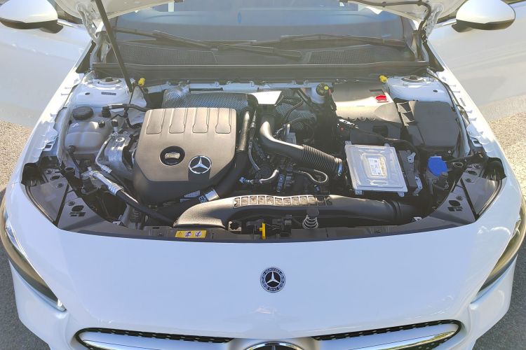 奔驰A级 2022款 A 200 L 运动轿车时尚型中控内饰7009