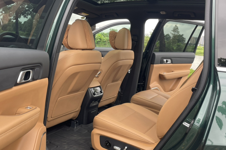 理想汽车 理想ONE 2021款 增程6座版中控内饰7004