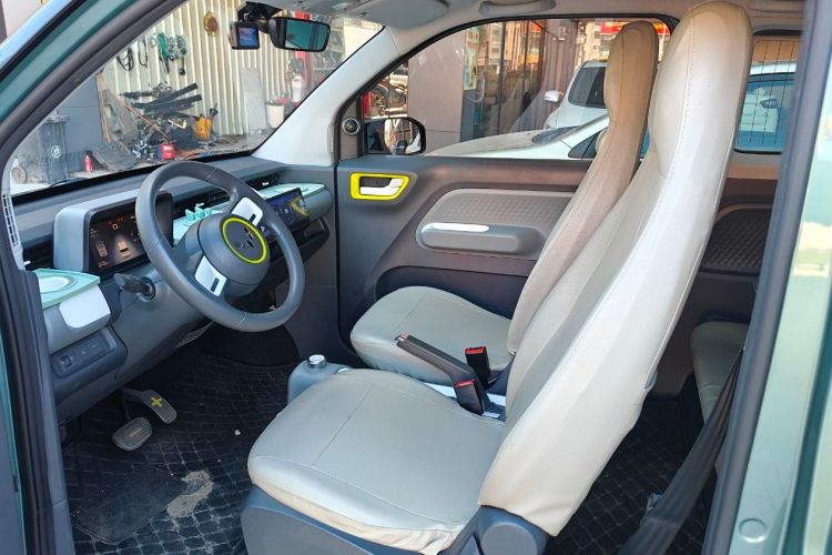 五菱汽车 宏光MINIEV 2022款 GAMEBOY 200km 玩乐款 磷酸铁锂中控内饰7003