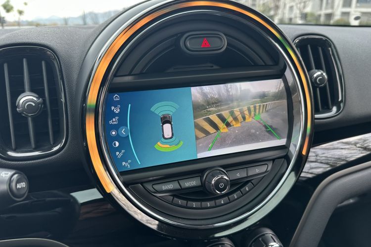 MINI Countryman 2018款 2.0T COOPER S ALL4 经典派中控内饰7009