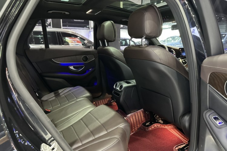 奔驰GLC 2020款 GLC 260 L 4MATIC 豪华型中控内饰7007