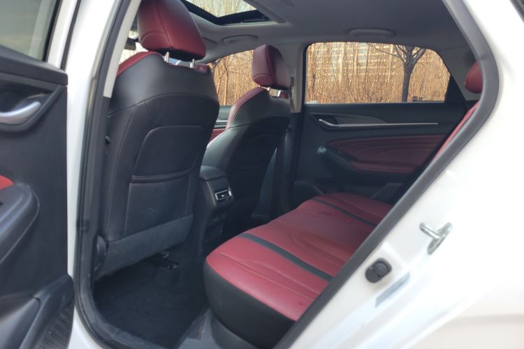 长安 逸动 2021款 PLUS 蓝鲸NE 1.4T GDI DCT尊贵型中控内饰7007