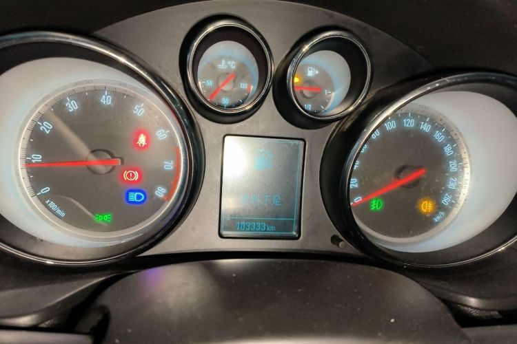 别克 君威 2015款 1.6T 领先技术型中控内饰15