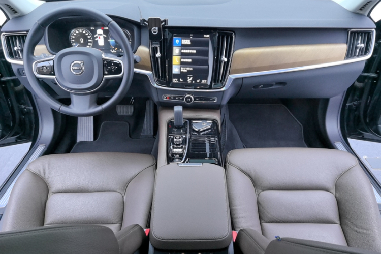 沃尔沃S90新能源 2020款 T8 E驱混动 智逸豪华版中控内饰7009