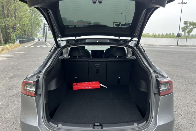 特斯拉 Model Y 2024款 后轮驱动版中控内饰7014