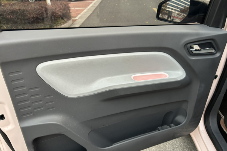 五菱汽车 宏光MINIEV 2021款 马卡龙时尚款 磷酸铁锂中控内饰7001