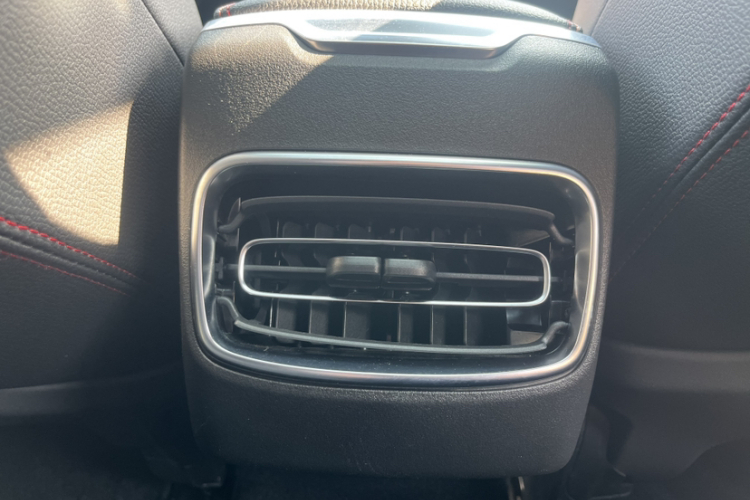 领克03 2020款 1.5TD DCT劲版中控内饰7010