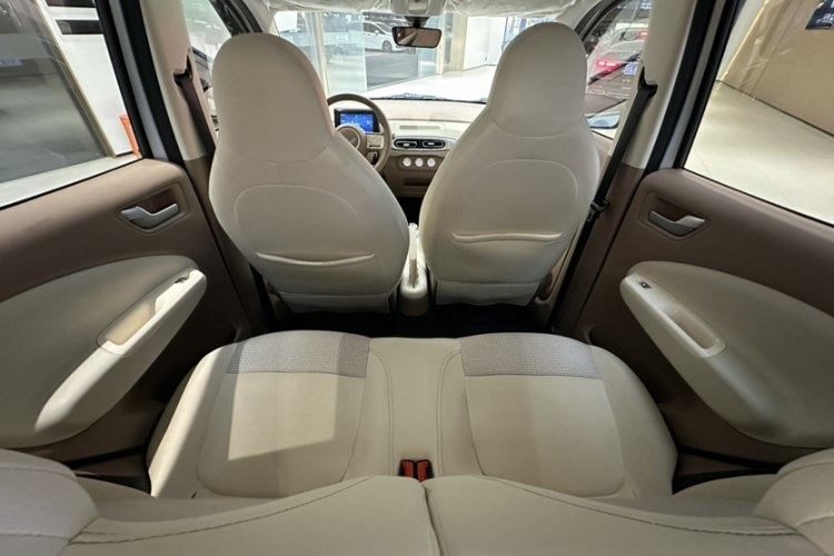 五菱汽车 宏光MINIEV 2025款 四门版 进阶款中控内饰7007