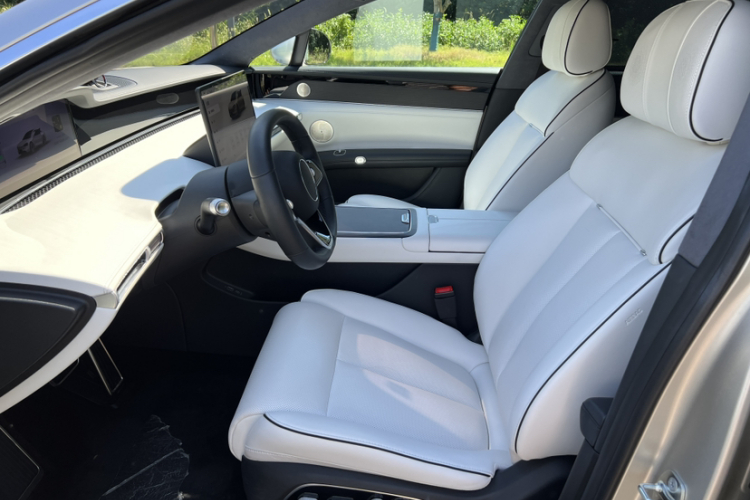 鸿蒙智行 享界S9 2024款 纯电 Ultra 四驱旗舰版中控内饰7002