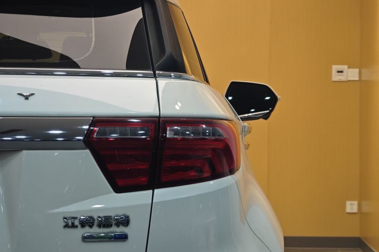 福特 领界 2019款 EcoBoost 145 CVT尊领型PLUS 国VI车身外观6012