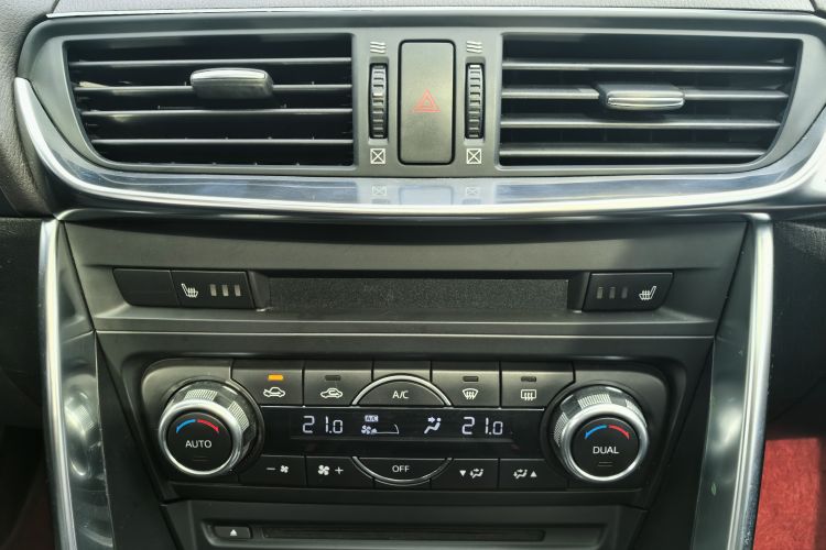 马自达CX-4 2018款 2.5L 自动四驱蓝天激情版 国V中控内饰7003