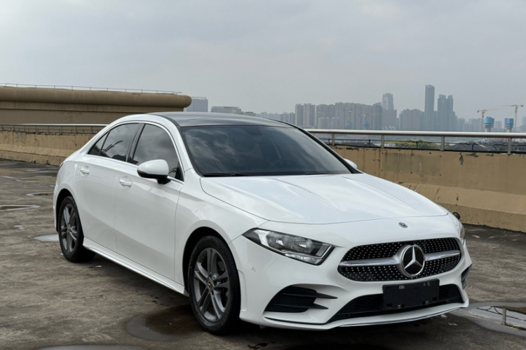 奔驰A级 2021款 A 180 L 运动轿车车身外观6007